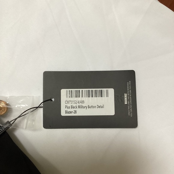 NWT - Pretty Little Thing black military button detail, plus size blazer - Picture 6 of 8